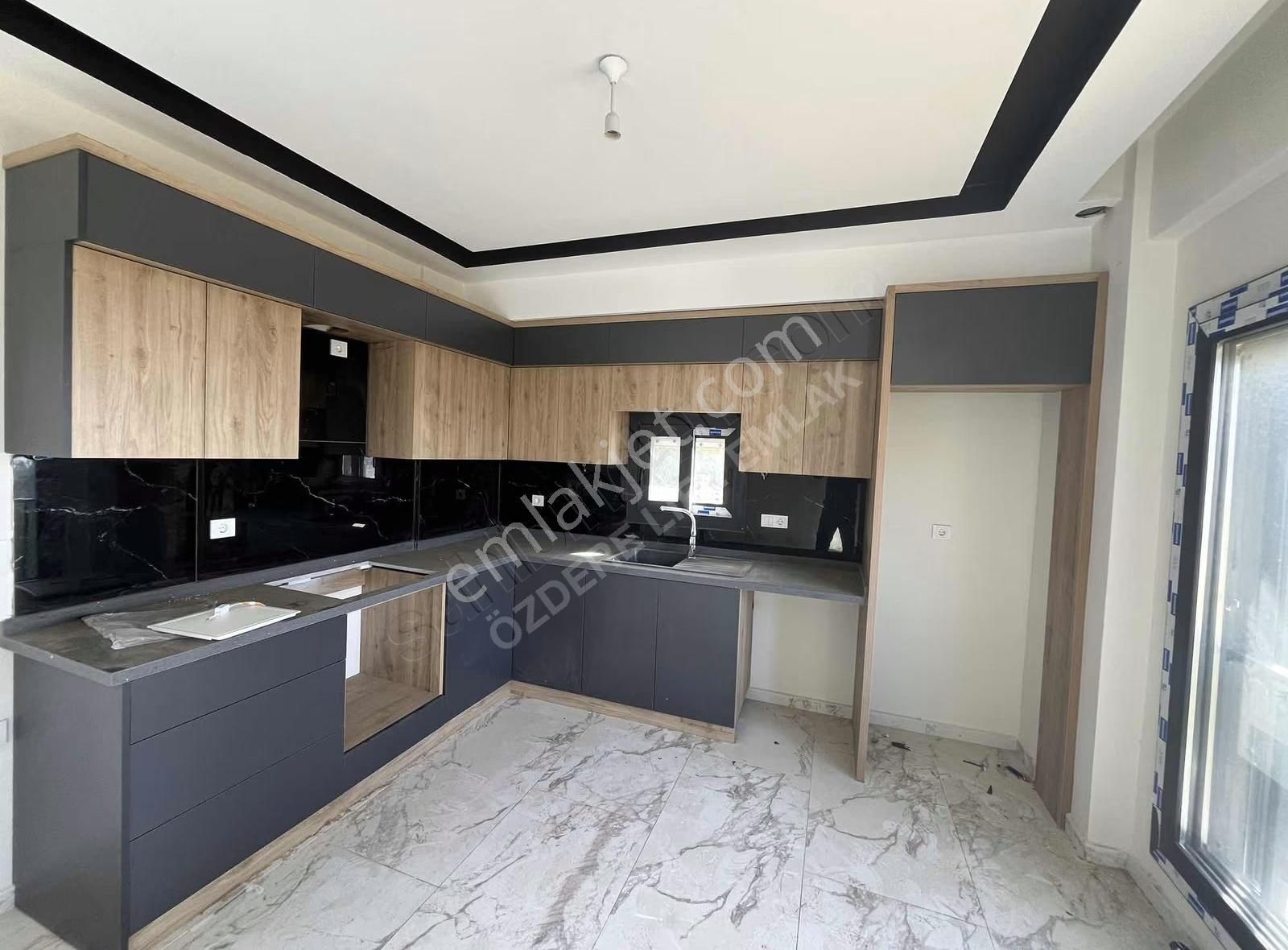 Özderede Zeminde Odalı Sıfır Otoparklı Villa - Görsel 4