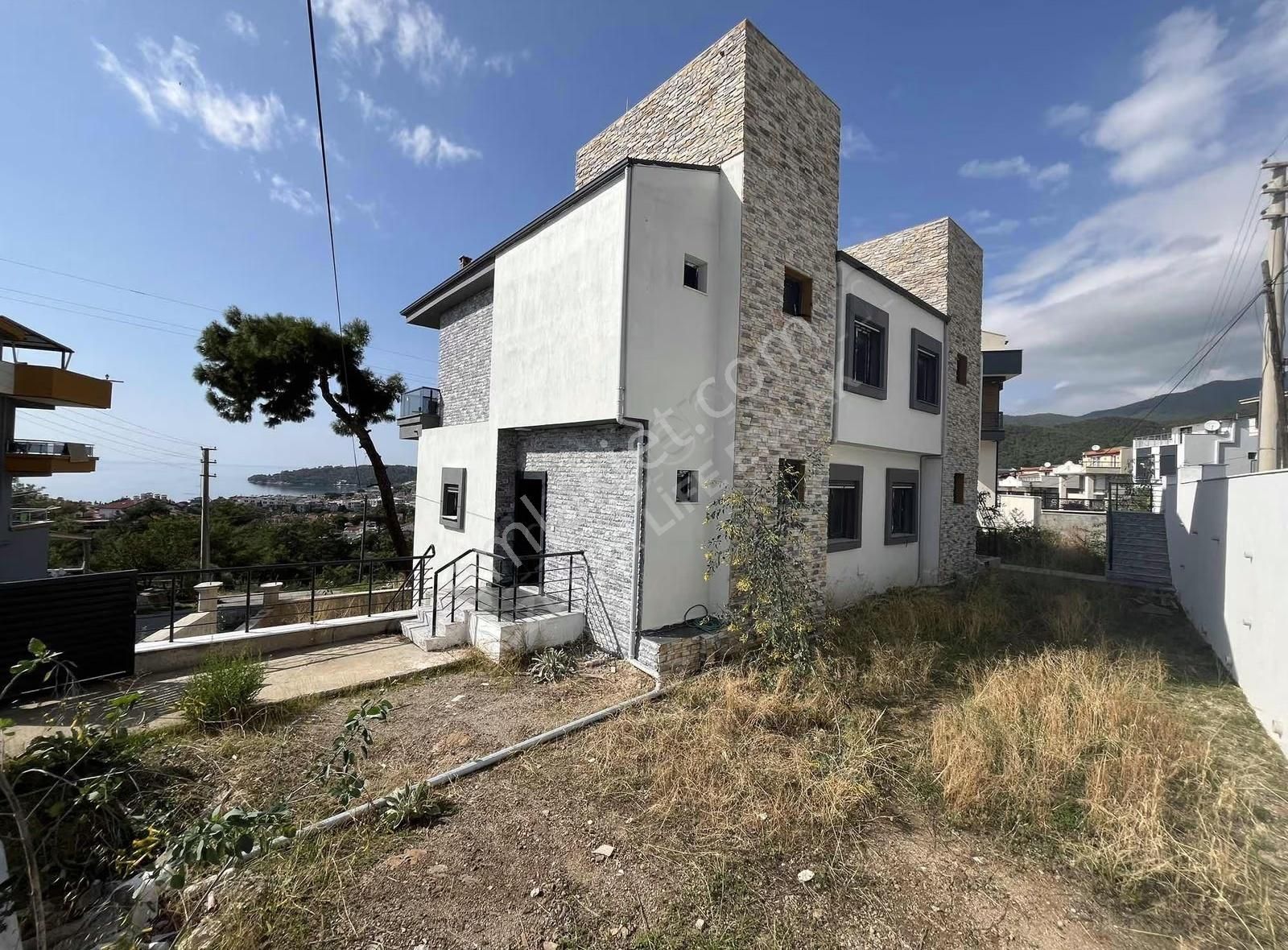 Özderede Zeminde Odalı Sıfır Otoparklı Villa - Görsel 33