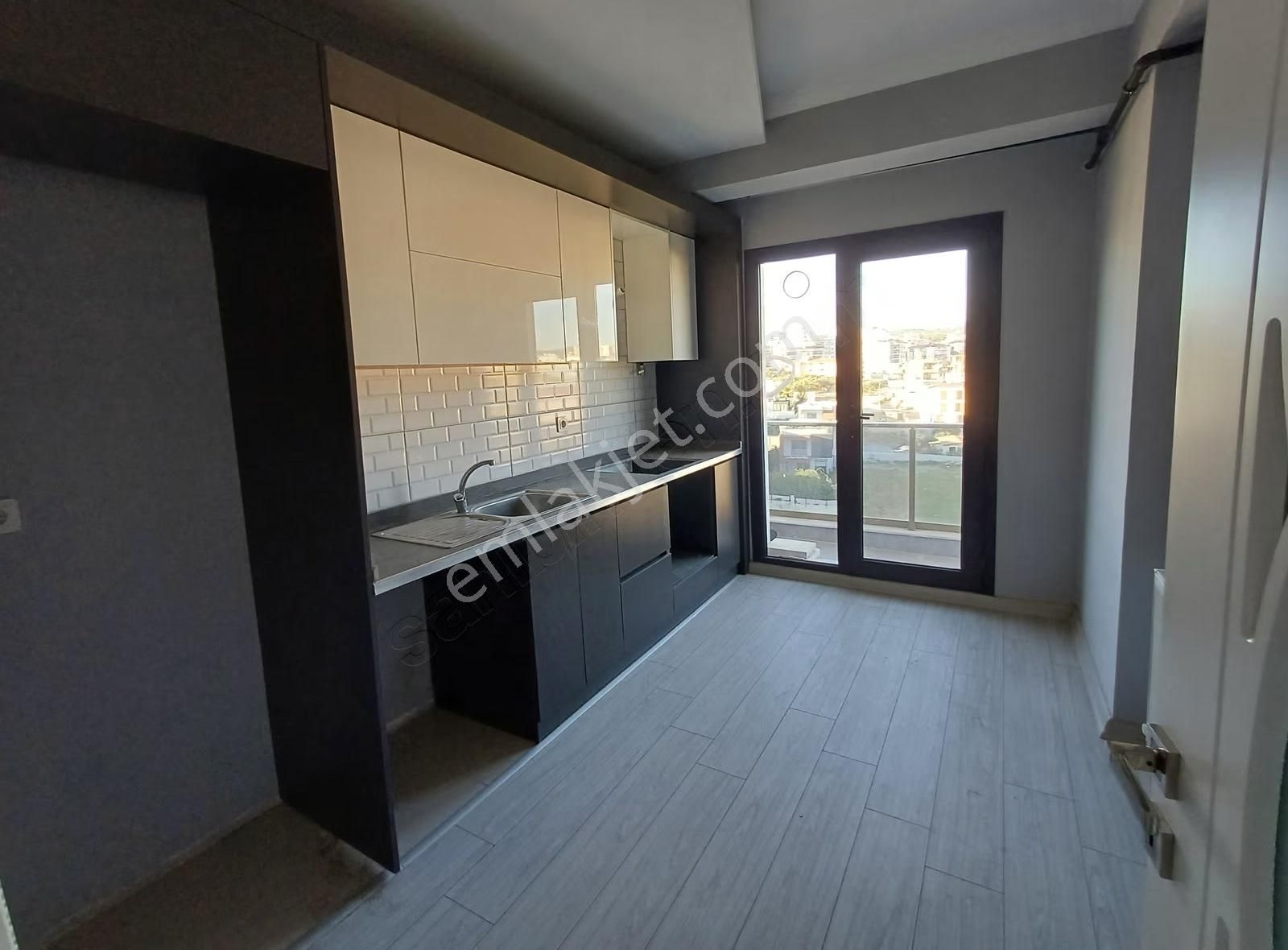 Doğru Gayrimenkulden Havuzlu Site İçerisinde 3+1 Kiralık Daire - Görsel 27