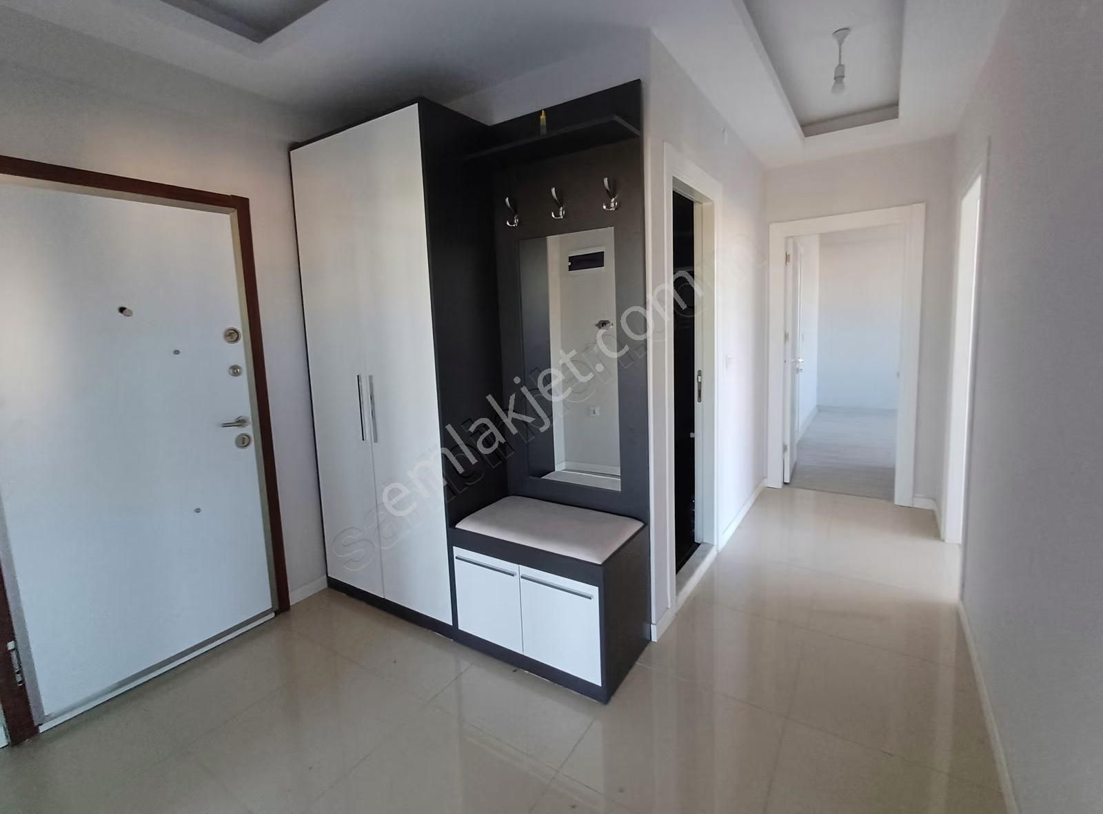 Doğru Gayrimenkulden Havuzlu Site İçerisinde 3+1 Kiralık Daire - Görsel 8