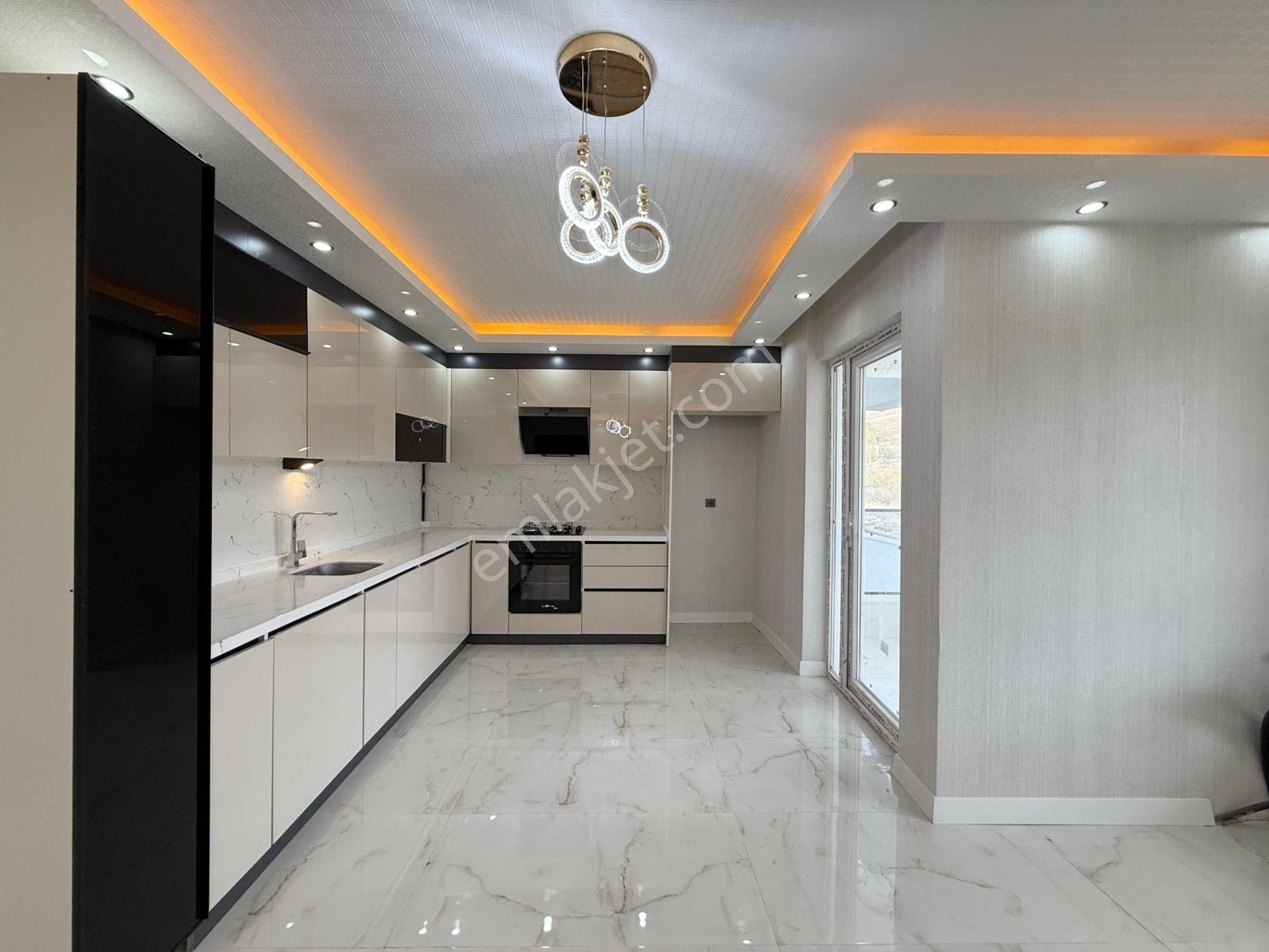 Öz'maşallah.dan Ultra Luks Yapılı 1kat Konumda Sıfır 2+1 - Görsel 5