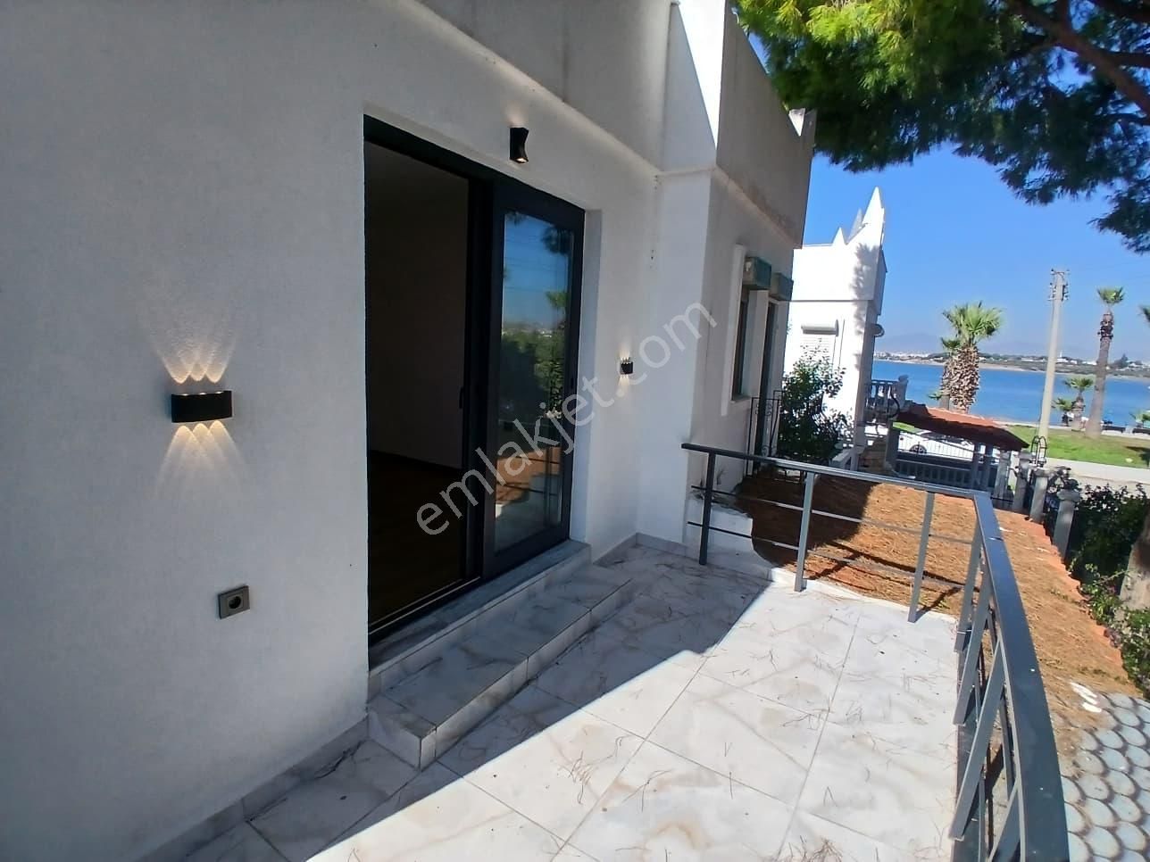 Denize Cok Yakın Full Tadilatlı Satılık 3+1 Bahçeli Villa - Görsel 23