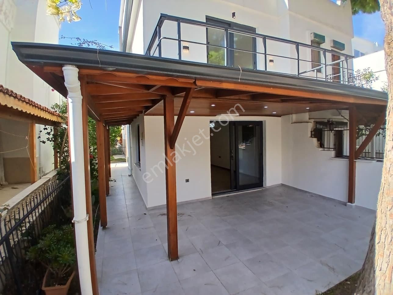 Denize Cok Yakın Full Tadilatlı Satılık 3+1 Bahçeli Villa - Görsel 4