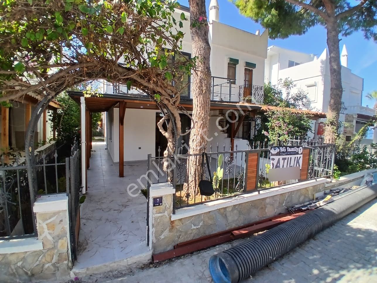 Denize Cok Yakın Full Tadilatlı Satılık 3+1 Bahçeli Villa - Görsel 2