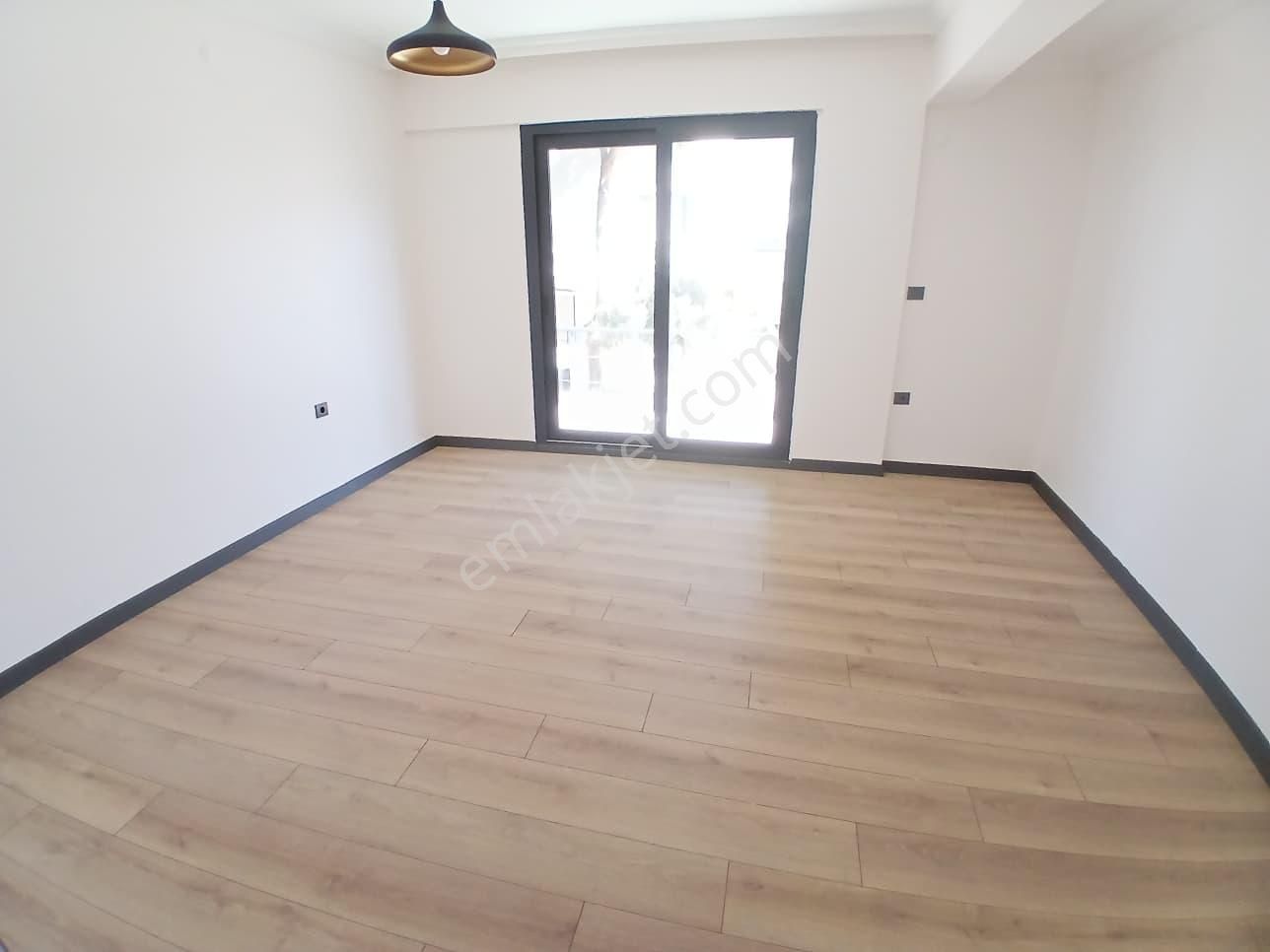 Denize Cok Yakın Full Tadilatlı Satılık 3+1 Bahçeli Villa - Görsel 21