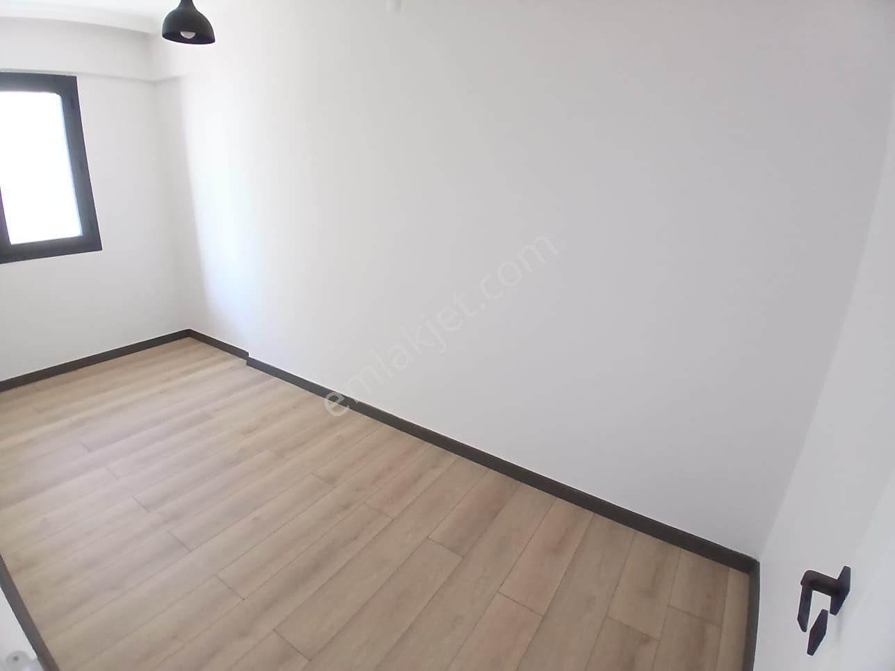 Denize Cok Yakın Full Tadilatlı Satılık 3+1 Bahçeli Villa - Görsel 18