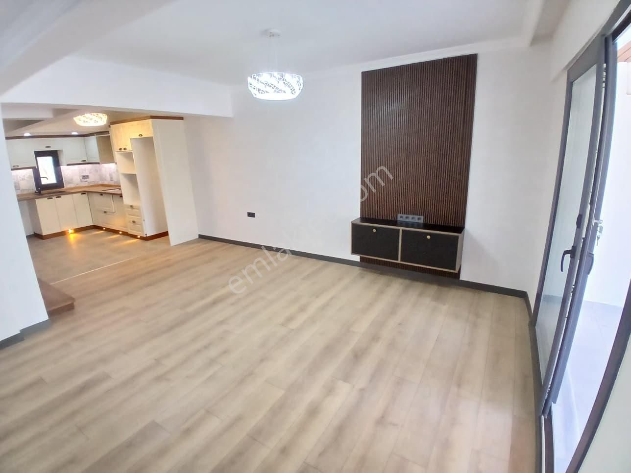 Denize Cok Yakın Full Tadilatlı Satılık 3+1 Bahçeli Villa - Görsel 8