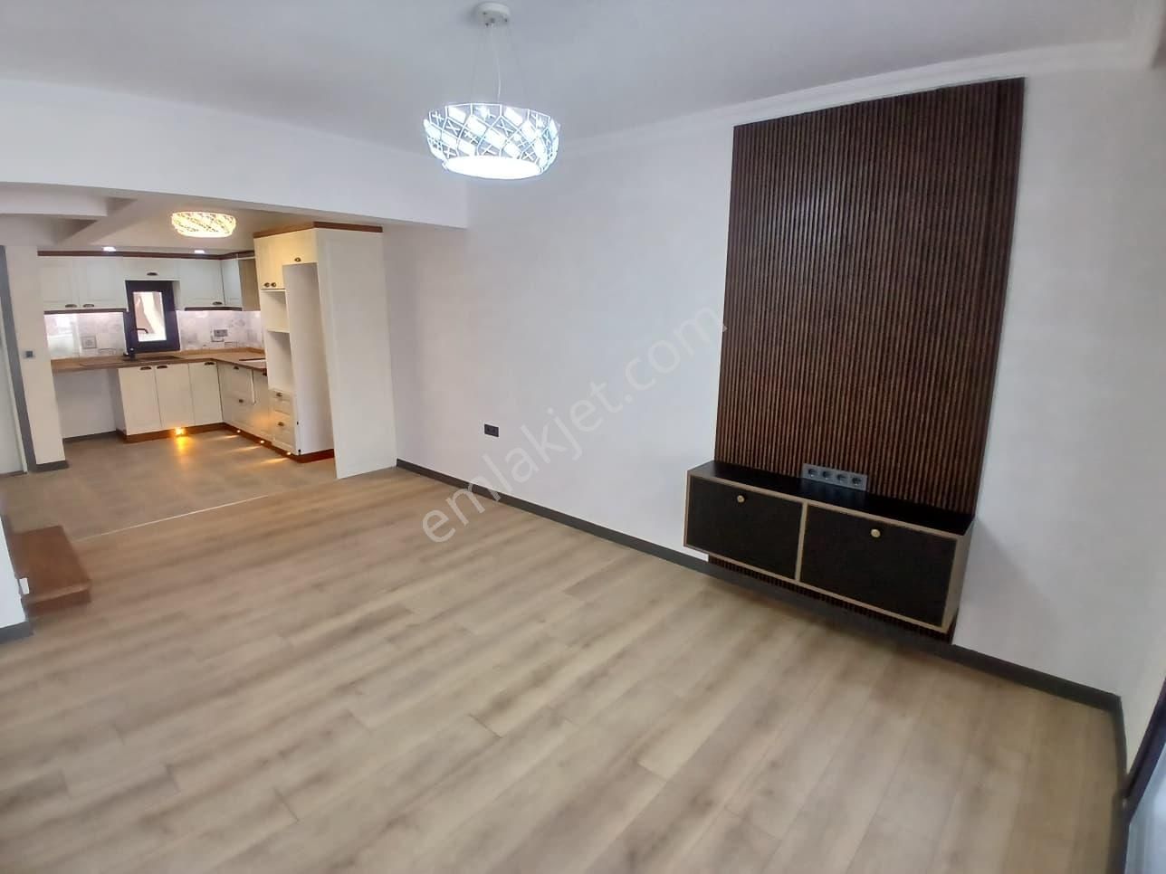 Denize Cok Yakın Full Tadilatlı Satılık 3+1 Bahçeli Villa - Görsel 10