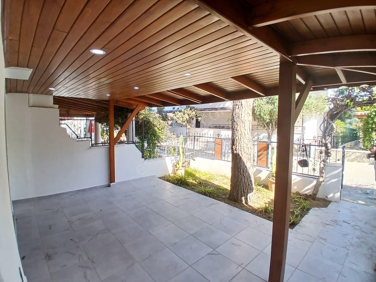 Denize Cok Yakın Full Tadilatlı Satılık 3+1 Bahçeli Villa - Görsel 24