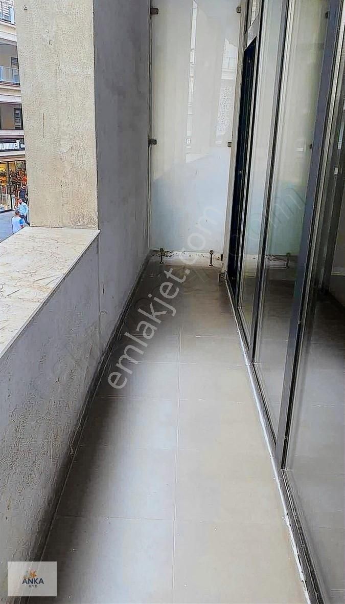 Viaport Venezia'da Masrafsız İçi Yapılı Kiralık Ticari Ofis