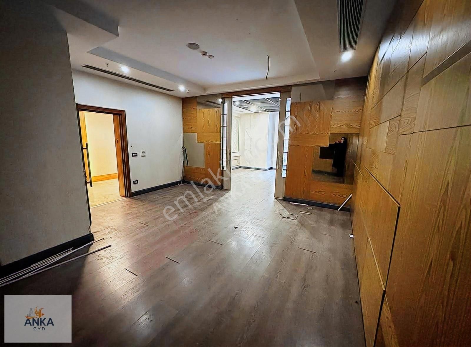 Vıaport Venezia'da Avm İçerisinde Ticari Dekorasyonlu Ofis - Görsel 6