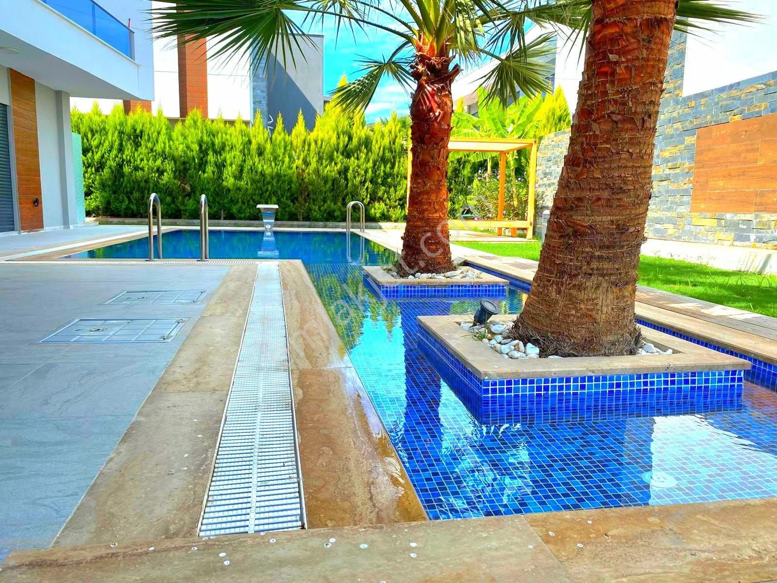 Kuşadası Avm Yakın Özel Havuzlu Tek Müstakil 4+1 Villa - Görsel 3