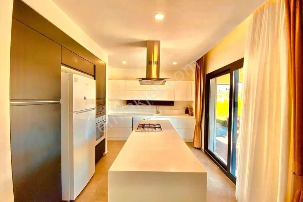 Kuşadası Avm Yakın Özel Havuzlu Tek Müstakil 4+1 Villa - Görsel 35