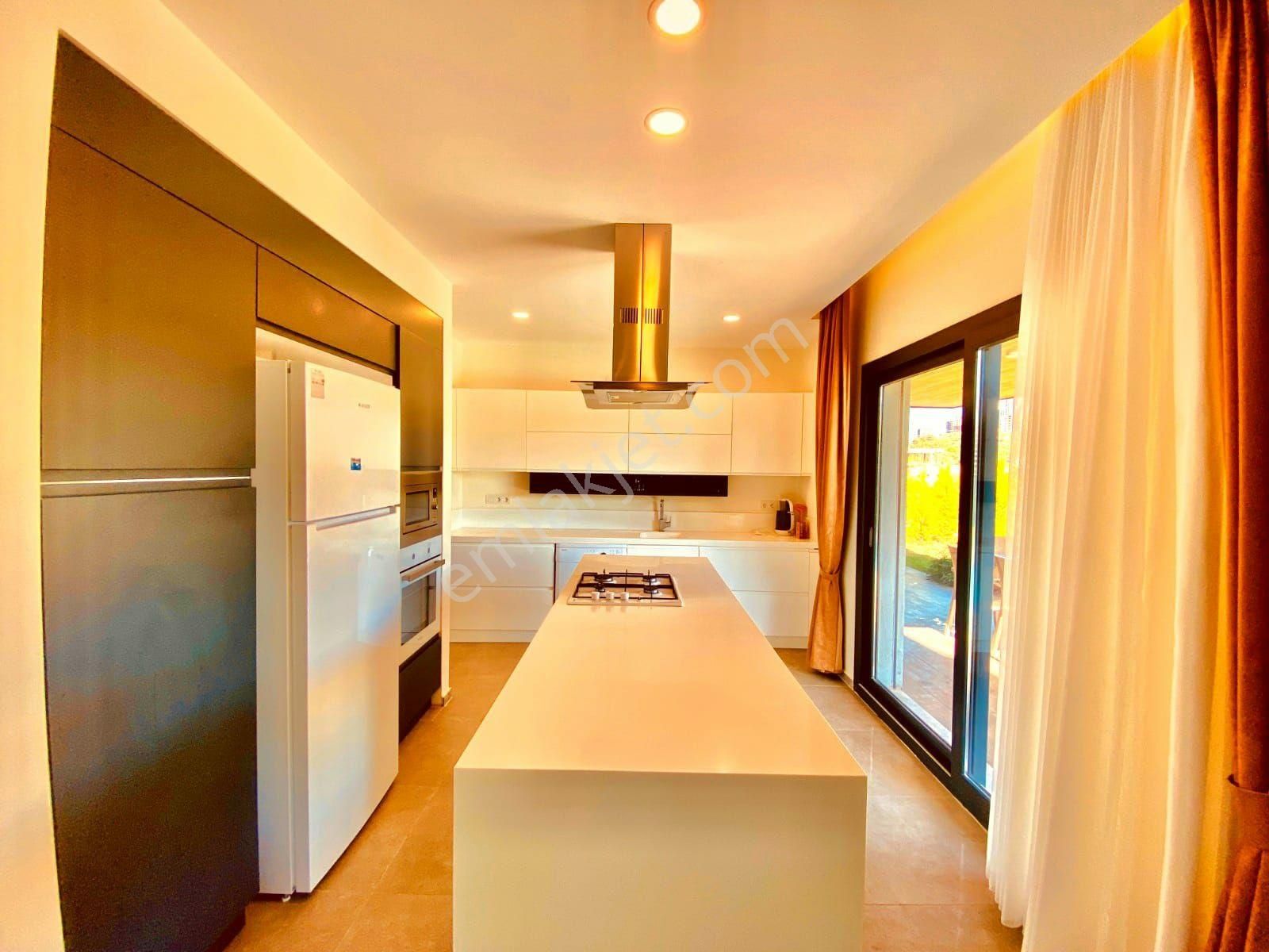 Kuşadası Avm Yakın Özel Havuzlu Tek Müstakil 4+1 Villa - Görsel 5