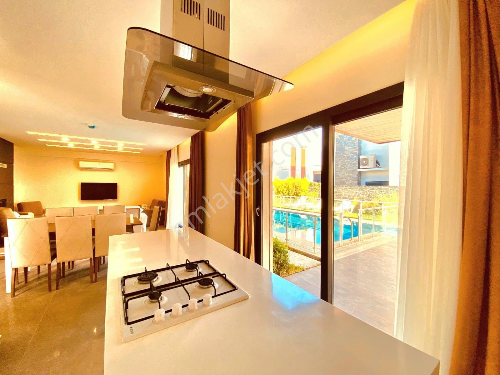 Kuşadası Avm Yakın Özel Havuzlu Tek Müstakil 4+1 Villa - Görsel 8