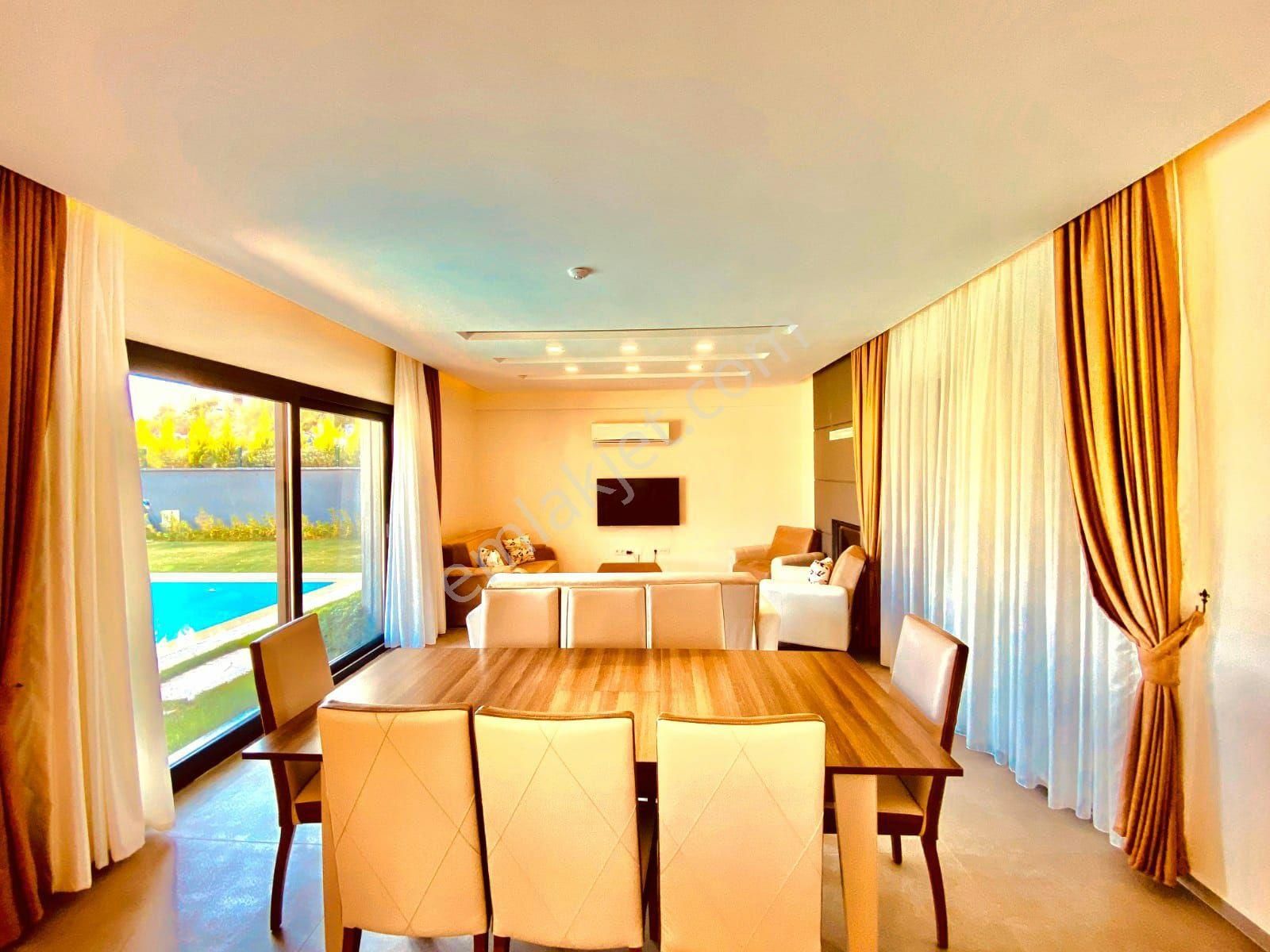 Kuşadası Avm Yakın Özel Havuzlu Tek Müstakil 4+1 Villa - Görsel 9