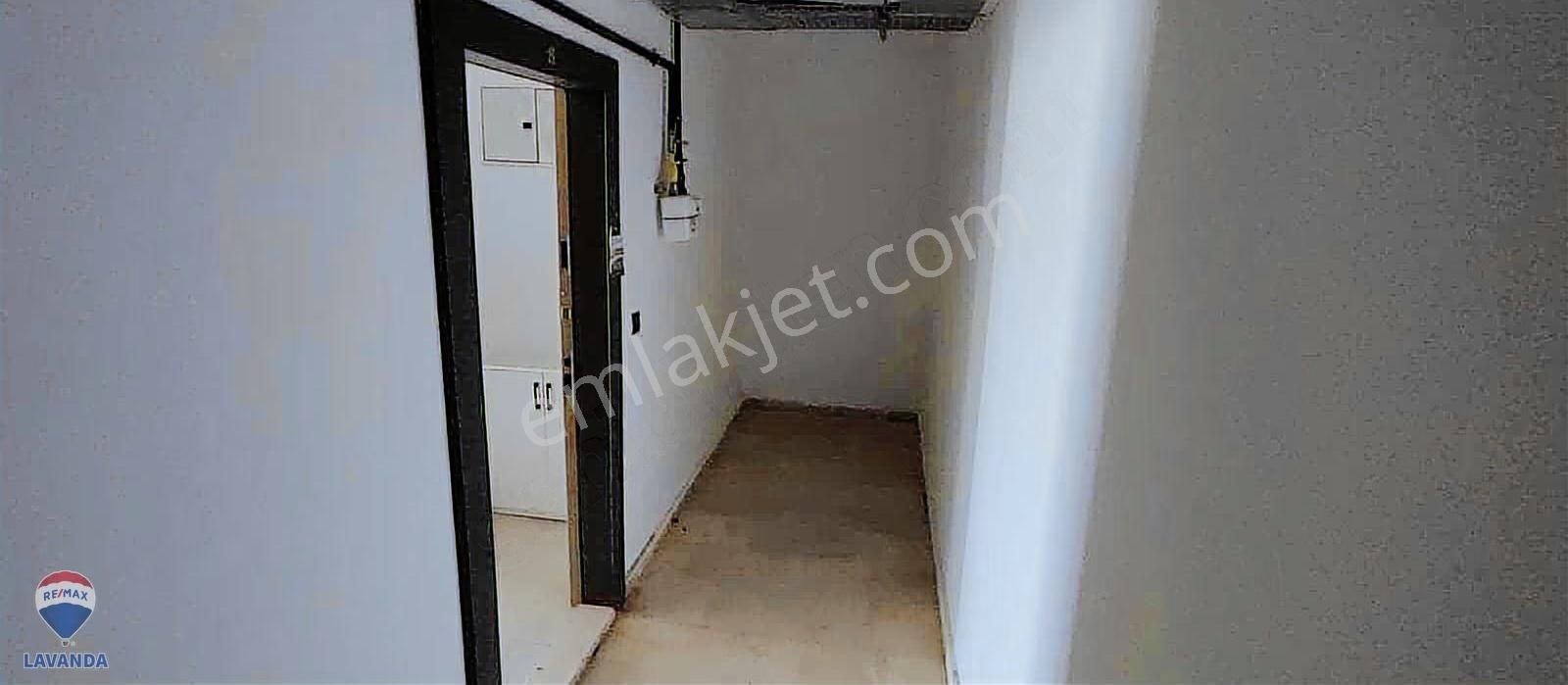 Remax Lavanda'dan Bağlarbaşi Toki 7a Evlerinde Satılık 1+1 Daire - Görsel 17