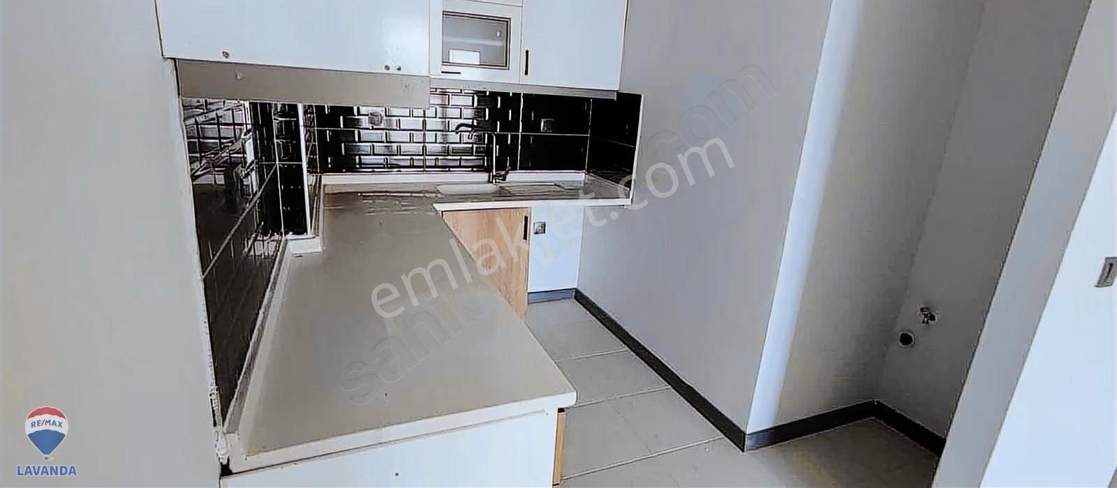 Remax Lavanda'dan Bağlarbaşi Toki 7a Evlerinde Satılık 1+1 Daire - Görsel 24