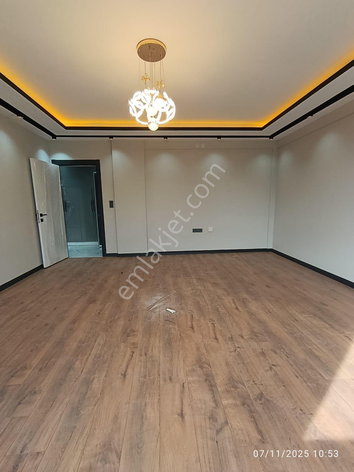 Çamlıca Mahallesinde 3+1 Satılık Daire - Görsel 8