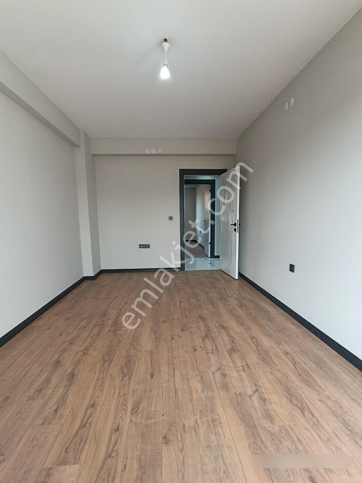 Çamlıca Mahallesinde 3+1 Satılık Daire - Görsel 12