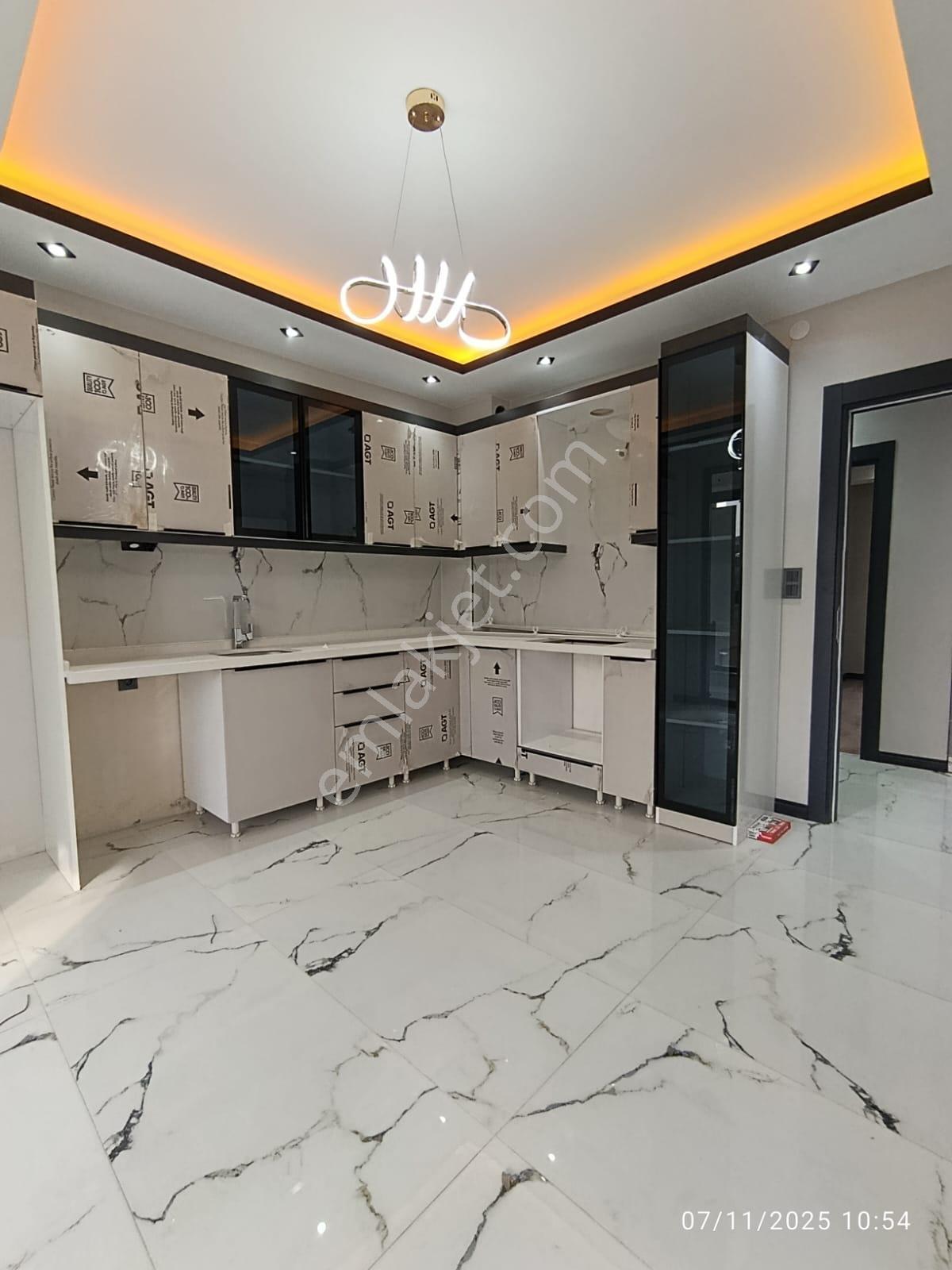Çamlıca Mahallesinde 3+1 Satılık Daire