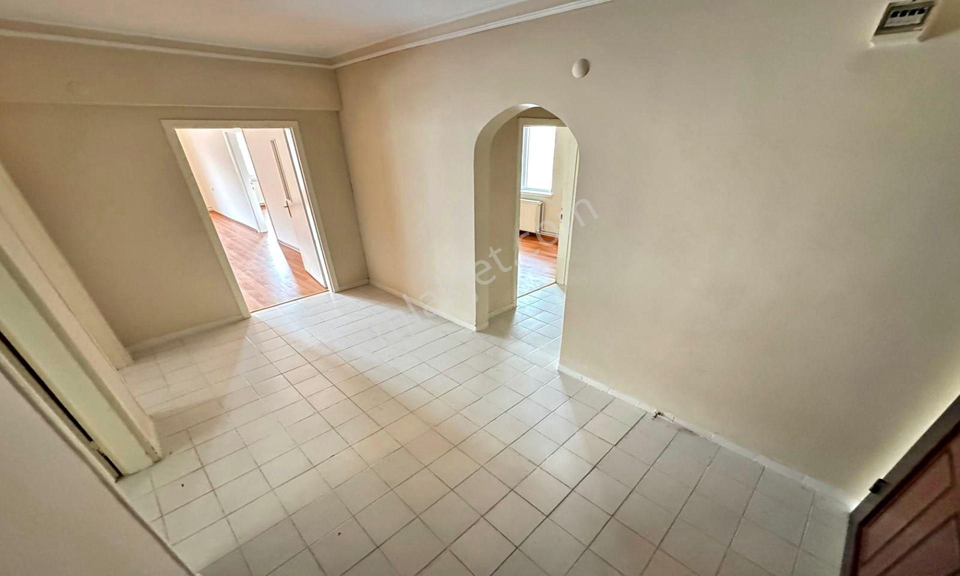 İncirli'de Altında Daireli Emsallerinden Uygun Ferah 3+1 Daire - Görsel 13