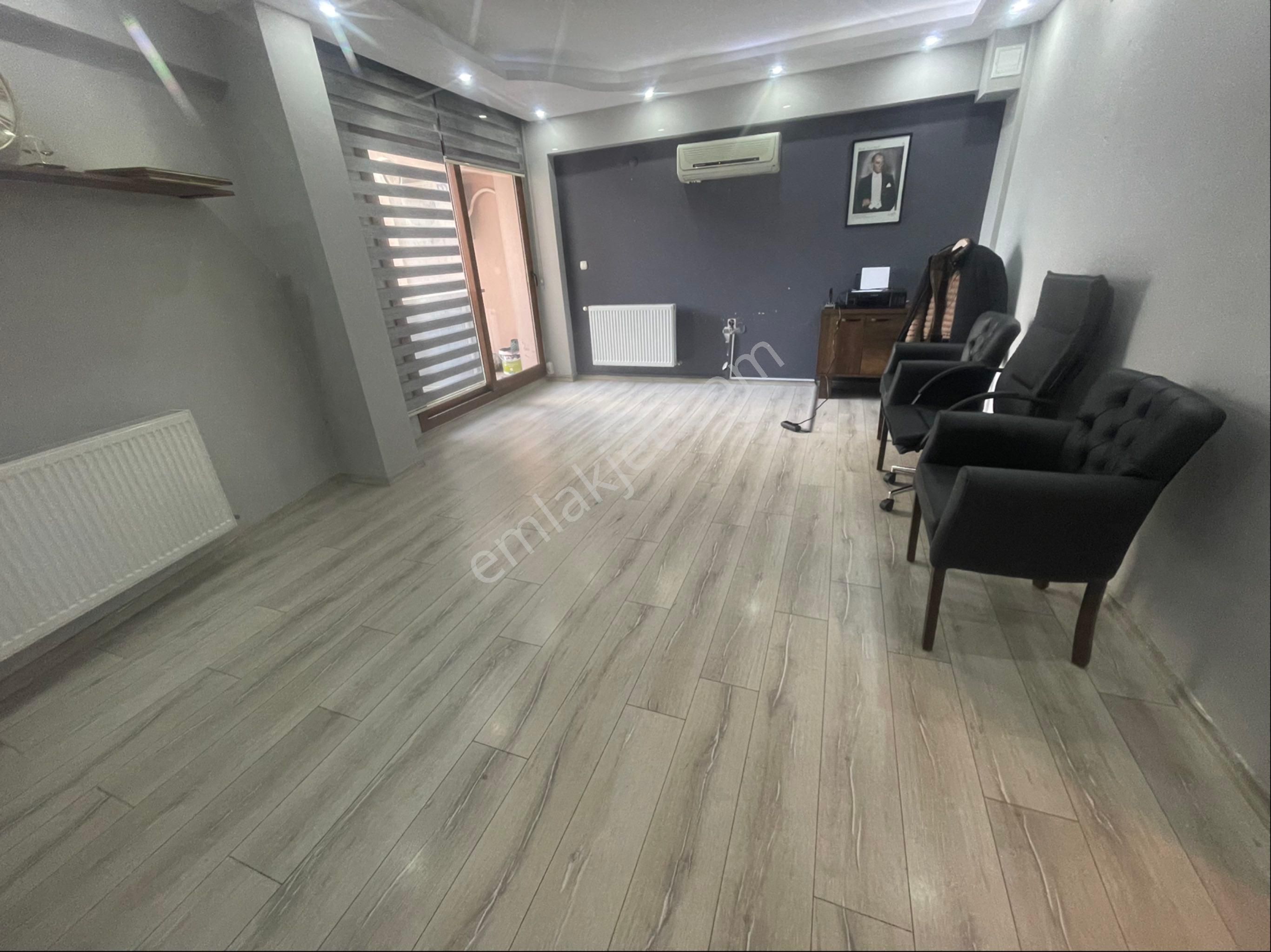 Üçyol Meydan – Metronun Yanı Başında • 2+1 • 90 M² • 8 Yıllık Bina • Fırsat Daire