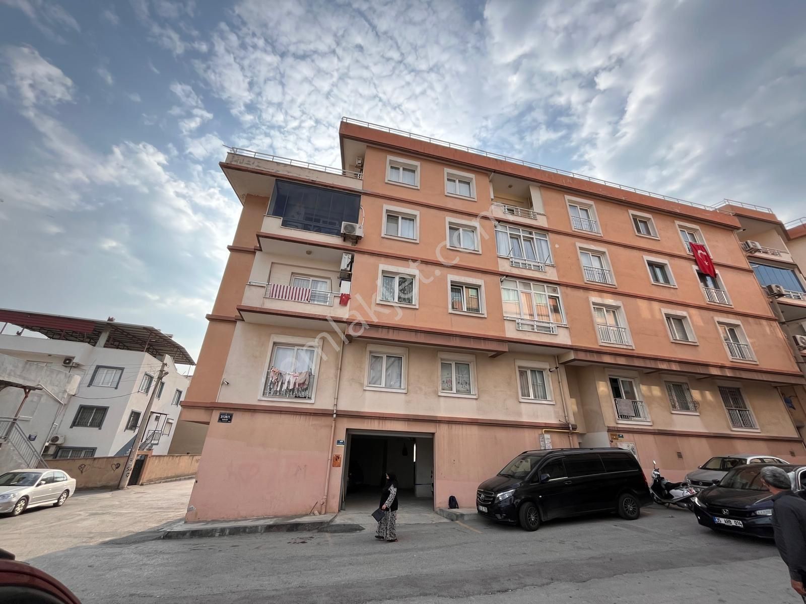 Bozyakada Genç Binada 3+1 135m2 Arakat Otoparklı Asansörlü Köşe Daire - Görsel 33