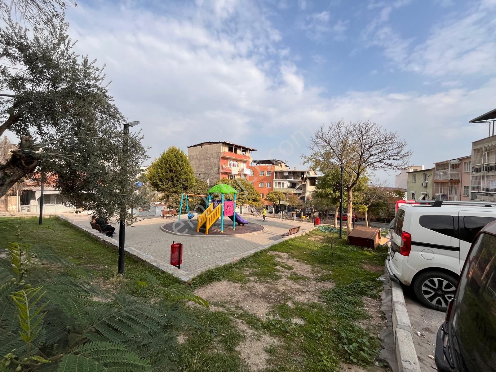 Bozyakada Genç Binada 3+1 135m2 Arakat Otoparklı Asansörlü Köşe Daire - Görsel 31