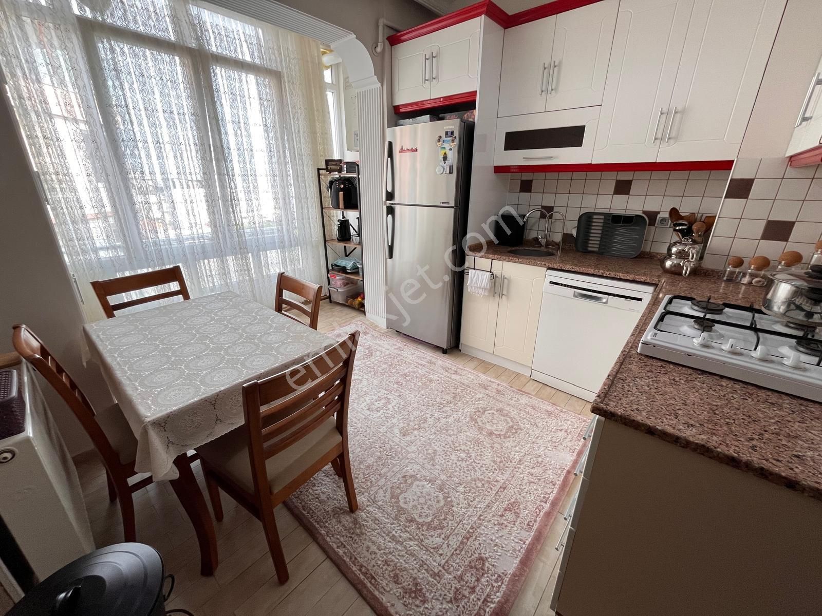 Bozyakada Genç Binada 3+1 135m2 Arakat Otoparklı Asansörlü Köşe Daire - Görsel 8