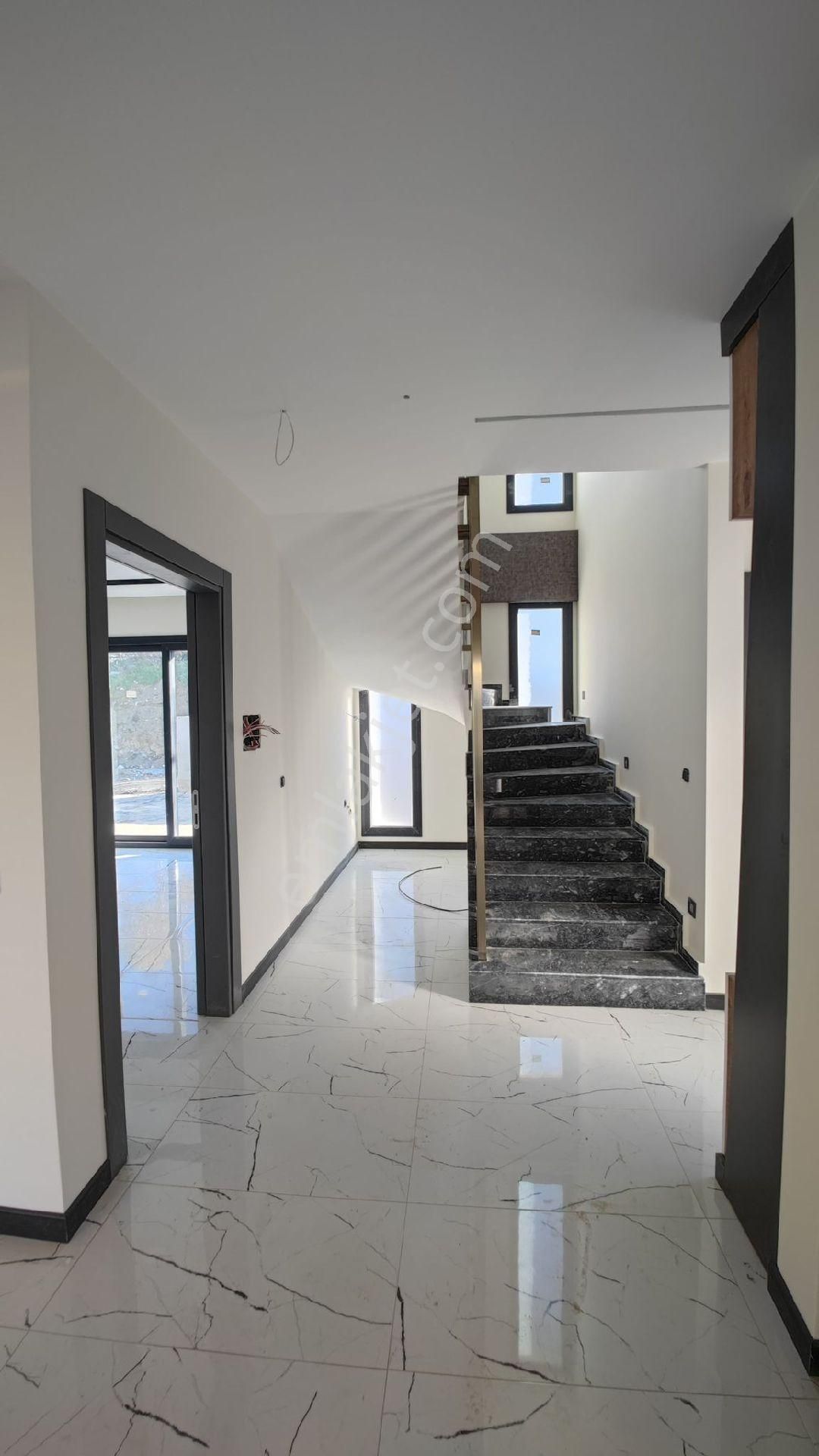 Karaovada Acill Satılık Müstakil Özel Havuzlu Fırsat Villa - Görsel 15