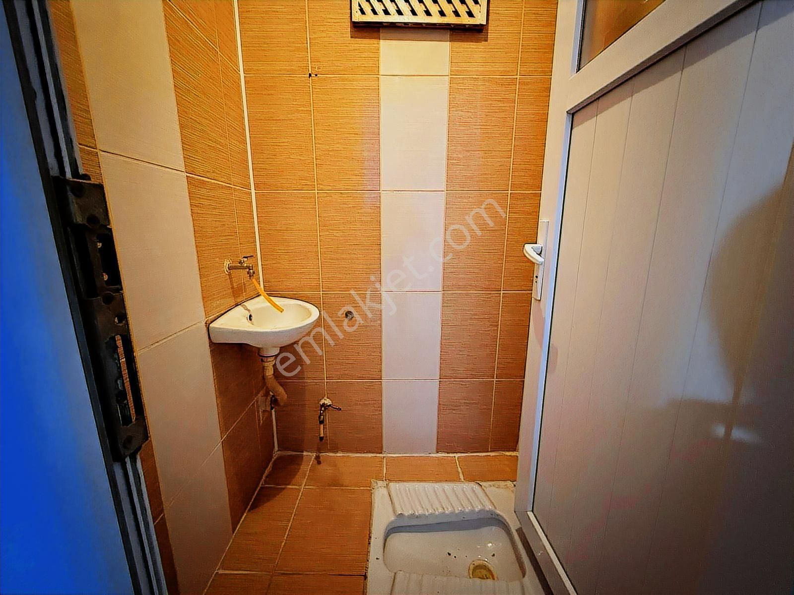 Kıraç Şehitler Mah'de Balkonlu Yeni Boyalı Temiz Yüksek Giriş !! - Görsel 11