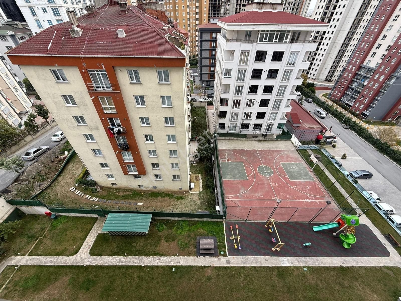 Fly Salmia Sitesi'de 1+1 Havuzlu Metrobüse Yakın Kiralık Arakat - Görsel 8