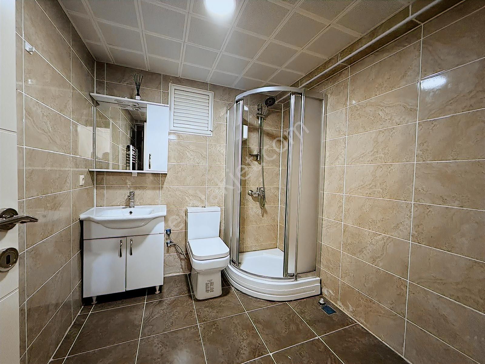 Fly Salmia Sitesi'de 1+1 Havuzlu Metrobüse Yakın Kiralık Arakat - Görsel 7