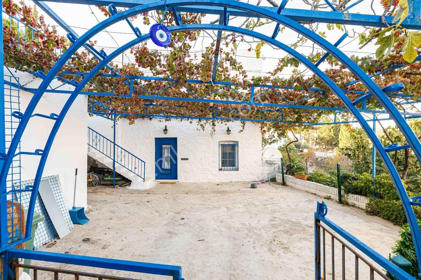 Bodrum Yakaköy'de Tam Müstakil Taş,köy Evi 