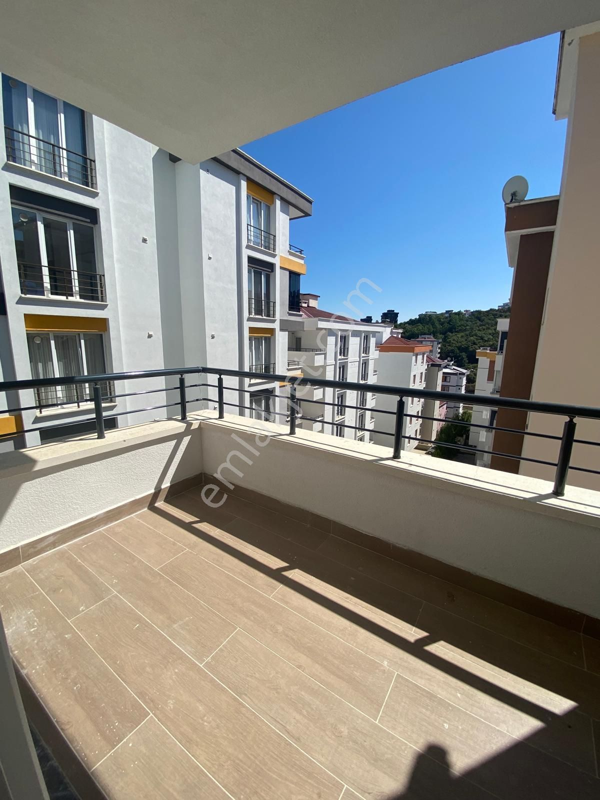 Körfez Mah.sahile Yürüme Mesafesinde Satılık 1+1 Daire - Görsel 8