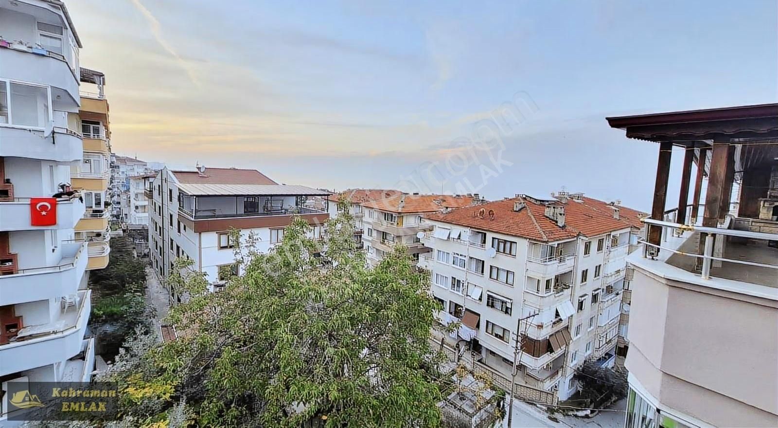 Çınarcık Lunapark Arkası 2.katta Deniz Manzaralı Daire - Görsel 15