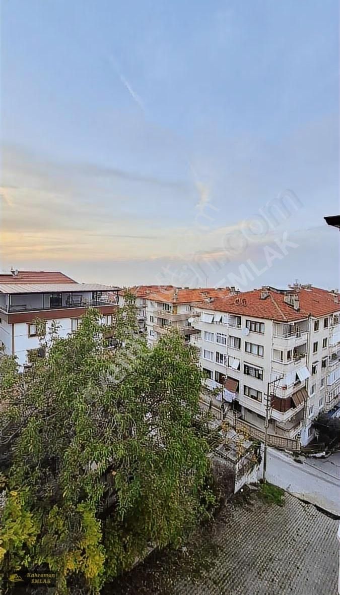 Çınarcık Lunapark Arkası 2.katta Deniz Manzaralı Daire - Görsel 23