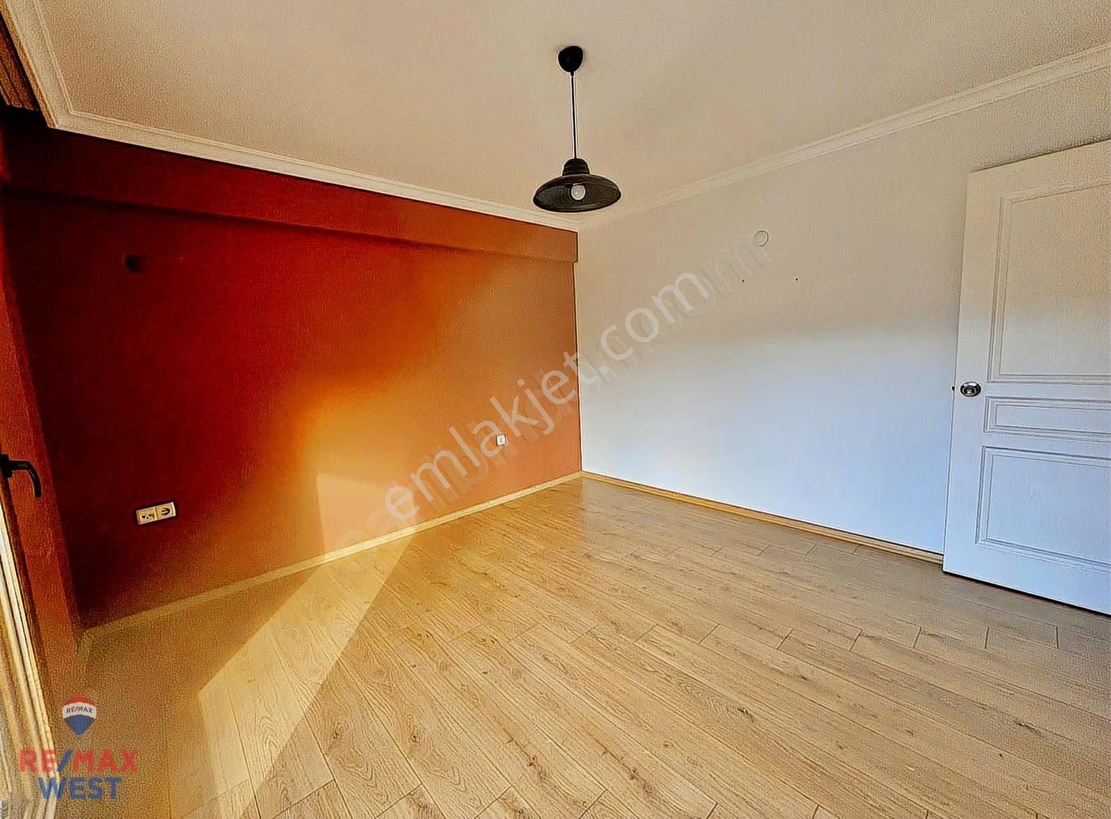 Urla Portta Teraslı Havuzlu 4+1 Kiralık Dubleks Villa - Görsel 3