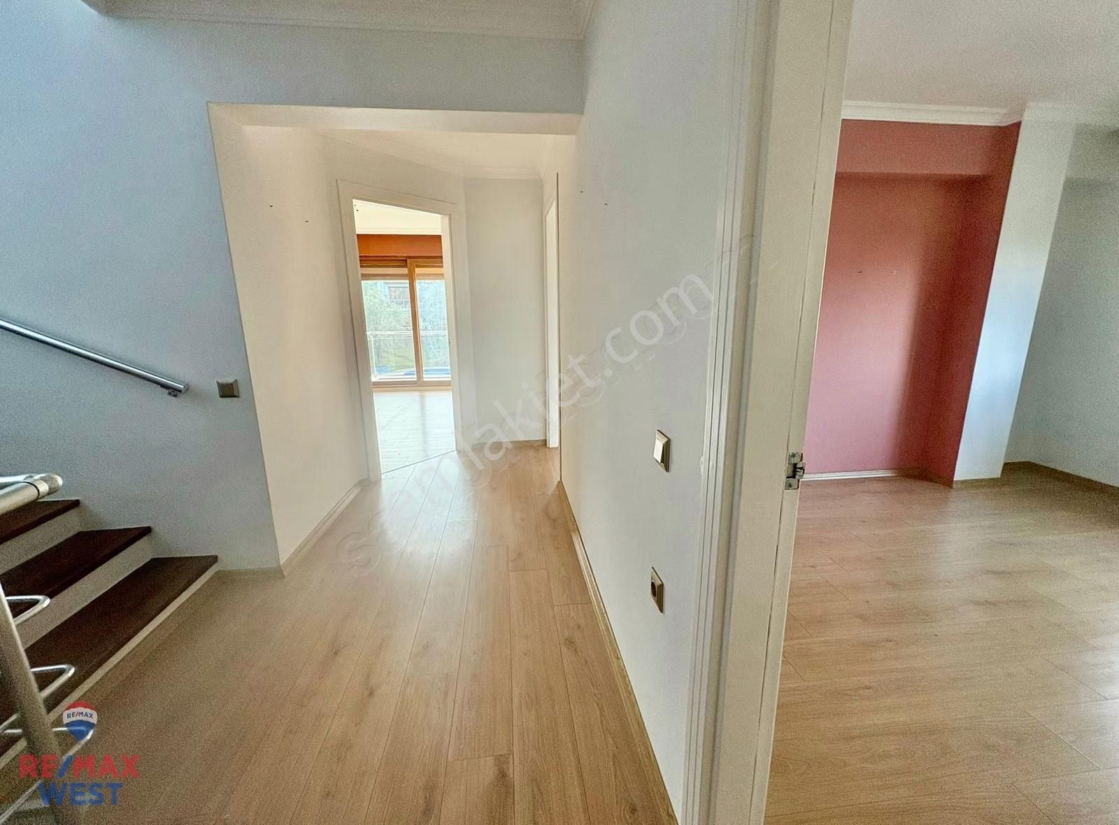 Urla Portta Teraslı Havuzlu 4+1 Kiralık Dubleks Villa - Görsel 9