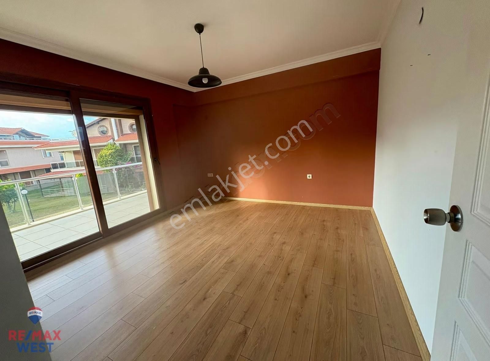 Urla Portta Teraslı Havuzlu 4+1 Kiralık Dubleks Villa - Görsel 7