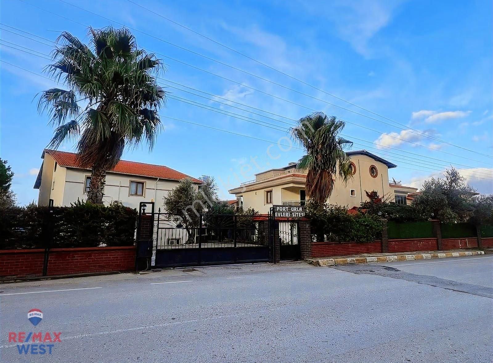 Urla Portta Teraslı Havuzlu 4+1 Kiralık Dubleks Villa - Görsel 8