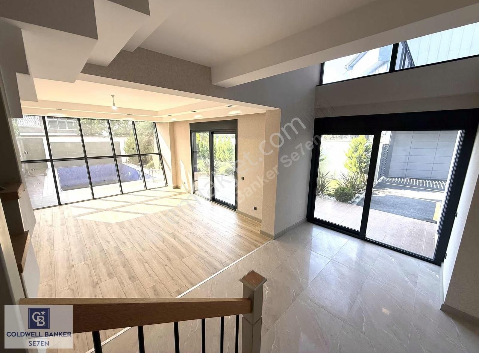 [cb Se7en]site İçinde Müstakil Havuzlu Bahçeli 6+2 Triplex Villa - Görsel 8