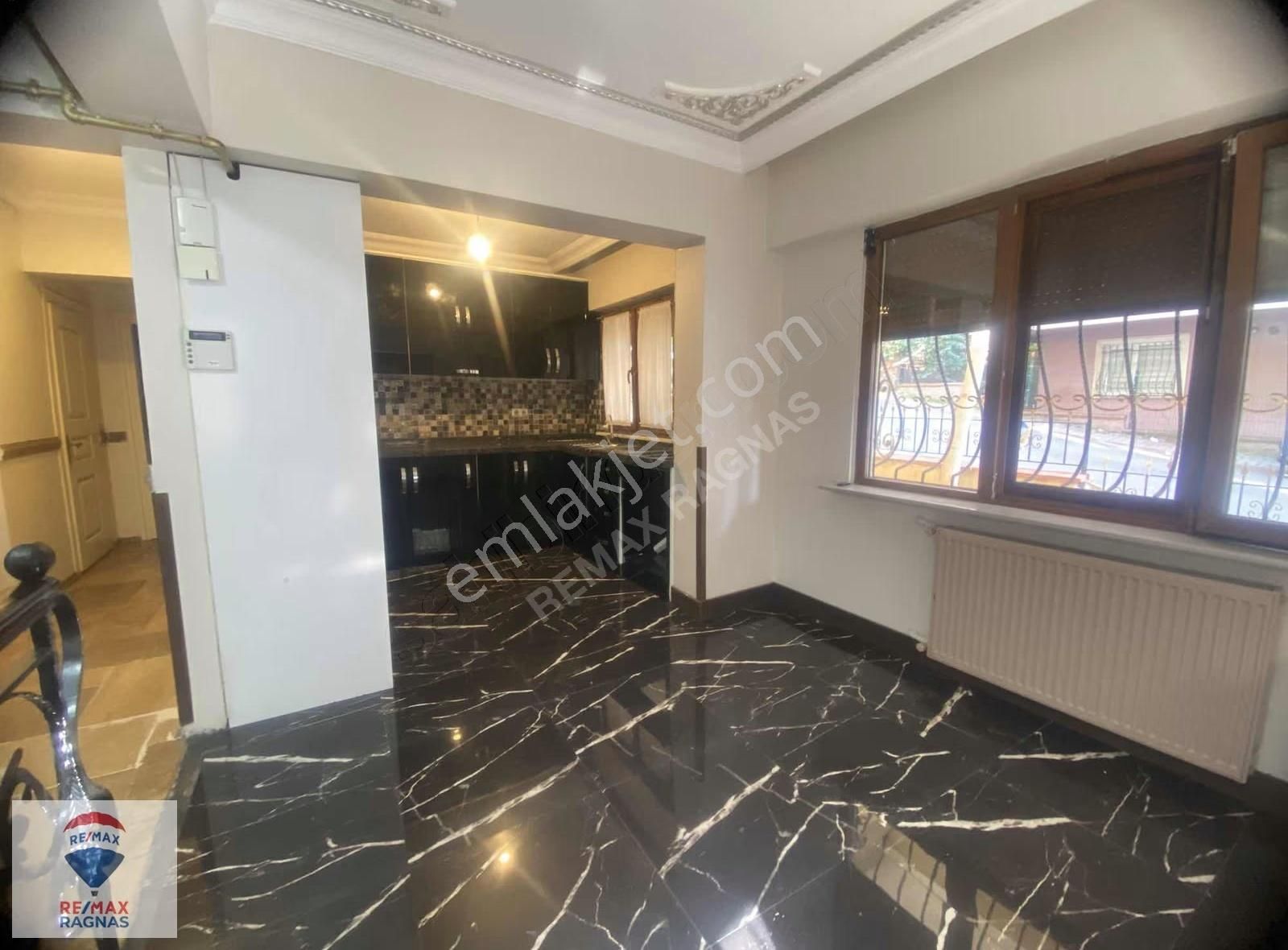 Ümraniye Çakmak Mah.bahariye Sokakta Kiralık Ferah Ters Dubleks - Görsel 16
