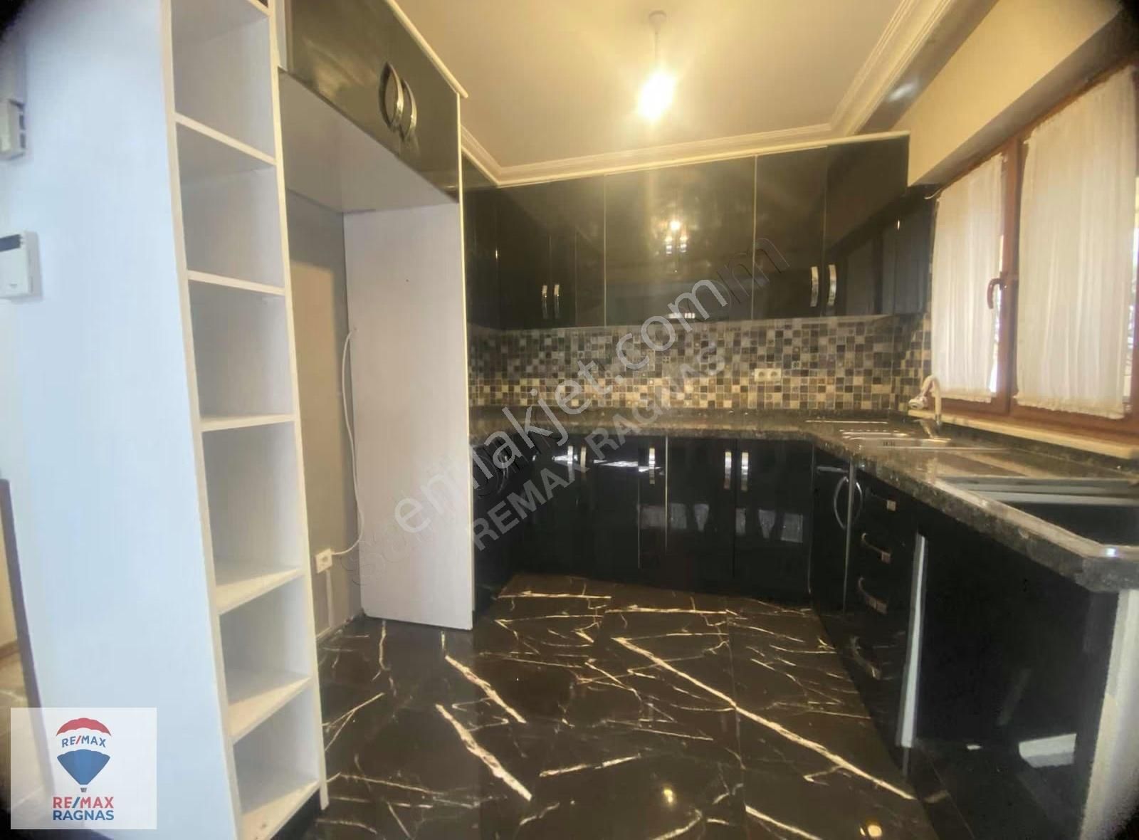 Ümraniye Çakmak Mah.bahariye Sokakta Kiralık Ferah Ters Dubleks - Görsel 17