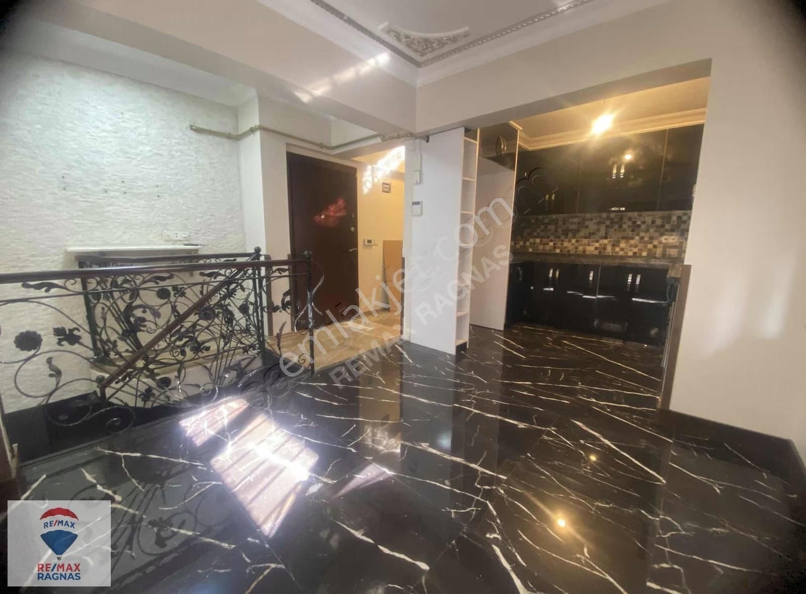 Ümraniye Çakmak Mah.bahariye Sokakta Kiralık Ferah Ters Dubleks - Görsel 12