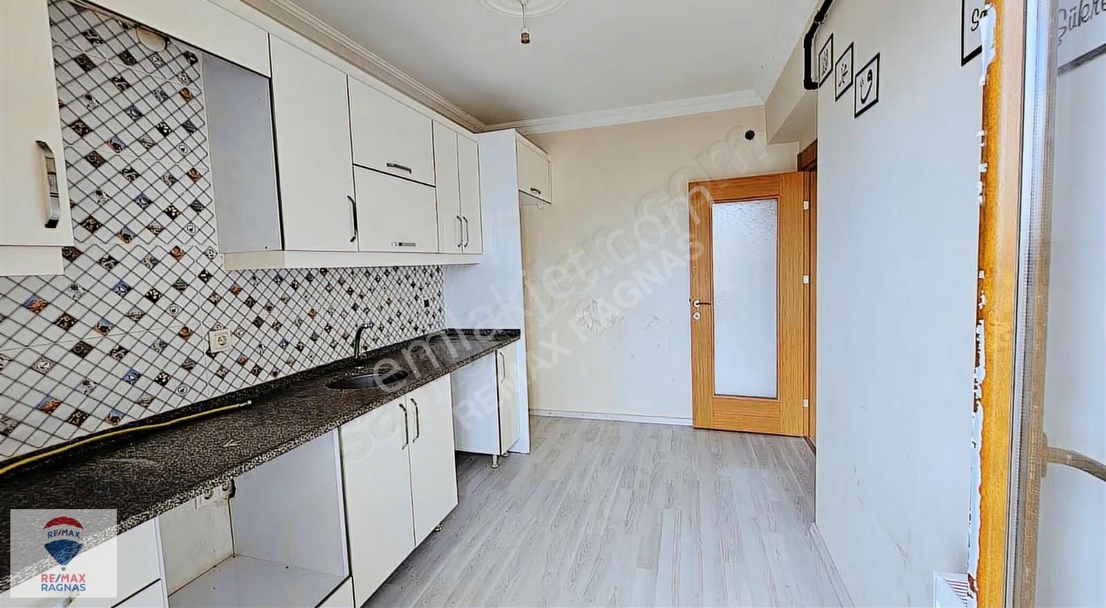 Pendik Kavakpınar Abdi İpekçi Cad. Ara Kat Satılık 2+1 Daire - Görsel 4