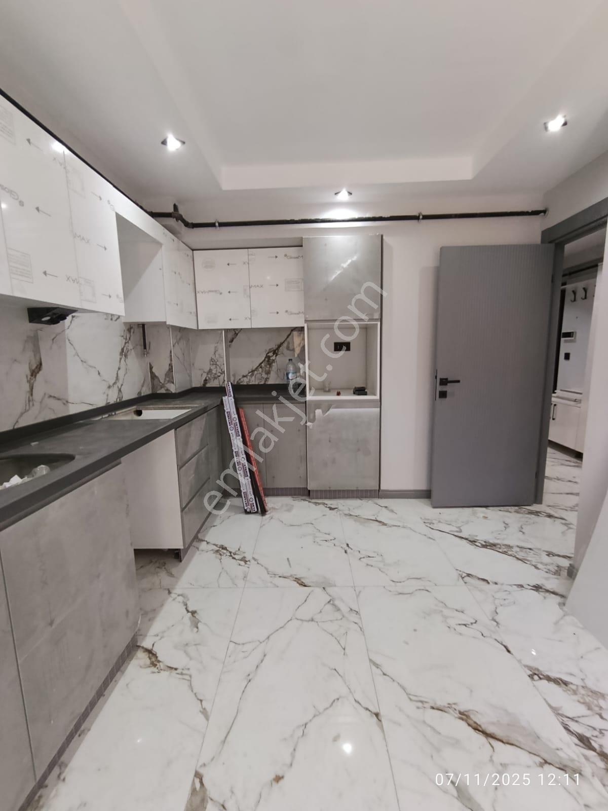 Çamlıca Mahallesinde Satılık 3+1 Daire