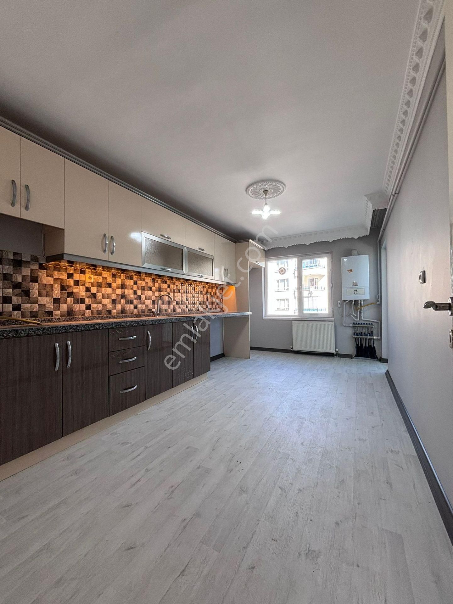 Altındağ - Beşikkaya Mahallesinde Ara Katta, Geniş, Full Yapılı 3+1 Satılık Daire !!! - Görsel 3