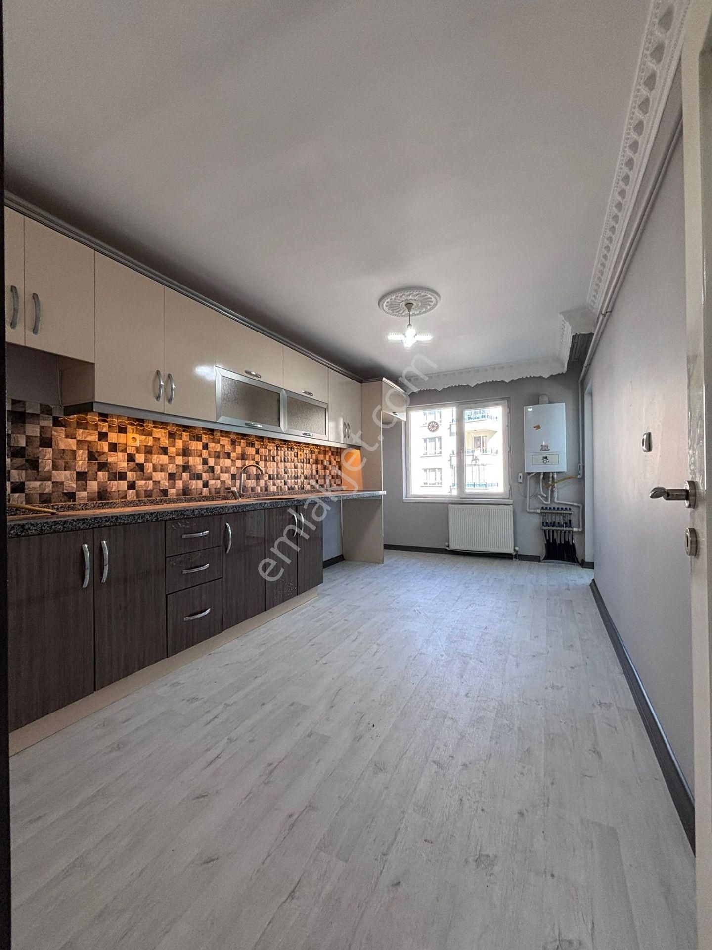 Altındağ - Beşikkaya Mahallesinde Ara Katta, Geniş, Full Yapılı 3+1 Satılık Daire !!! - Görsel 2